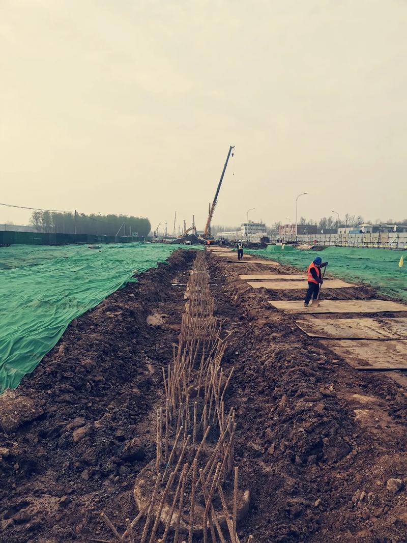 济南工地八百的支护桩部分工作量已完成,地基基础桩基施工我是最